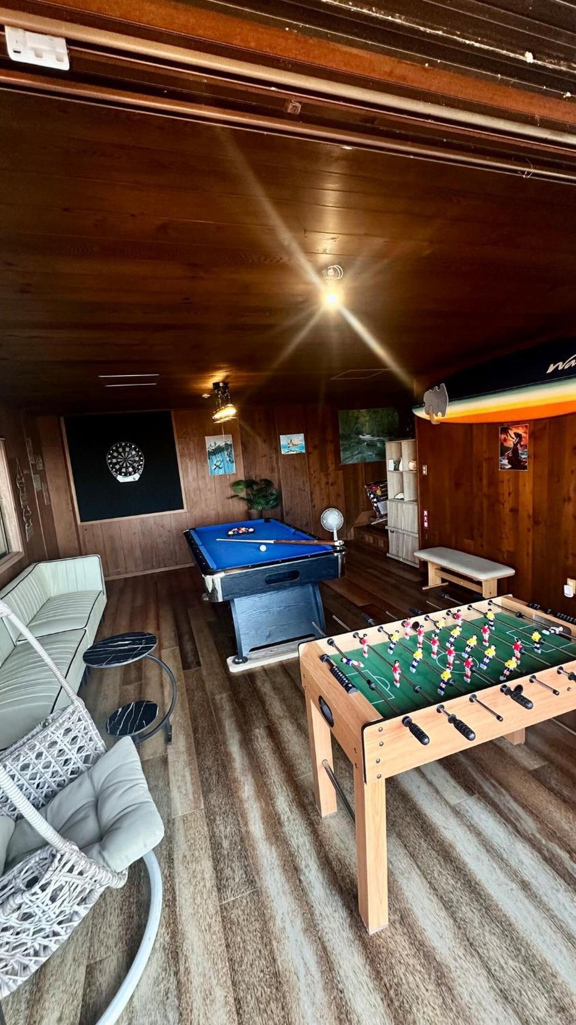 מוטובו Casablanca Vacation House, 3 Floors, Billiards, Golden View מראה חיצוני תמונה